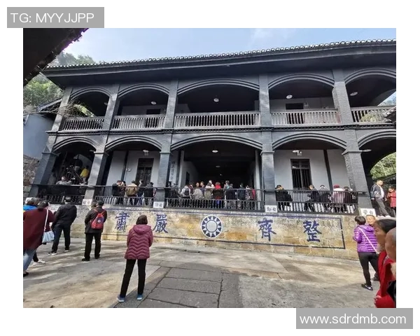 重庆足球明星江渝的成长历程与辉煌成就全景回顾