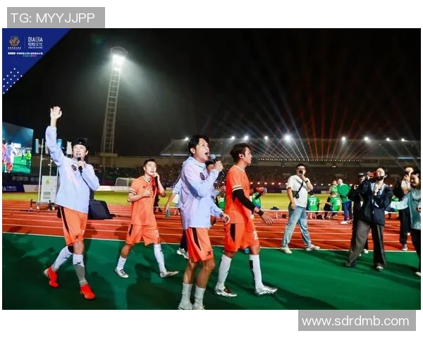 小眼睛大梦想她是足球场上的闪耀明星 小眼睛大梦想她是足球场上的闪耀明星