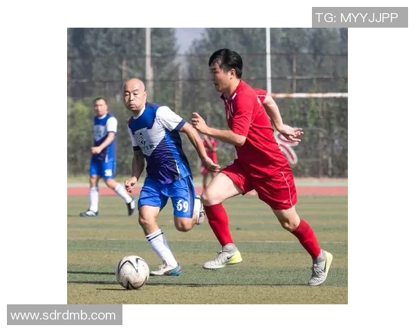 足球明星李鑫的个人简历与精彩瞬间全记录